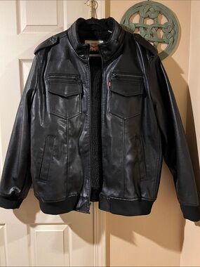 Black Men's Faux Leather Bomber Jacket with Sherpa Lining 2X Very Good Condition
